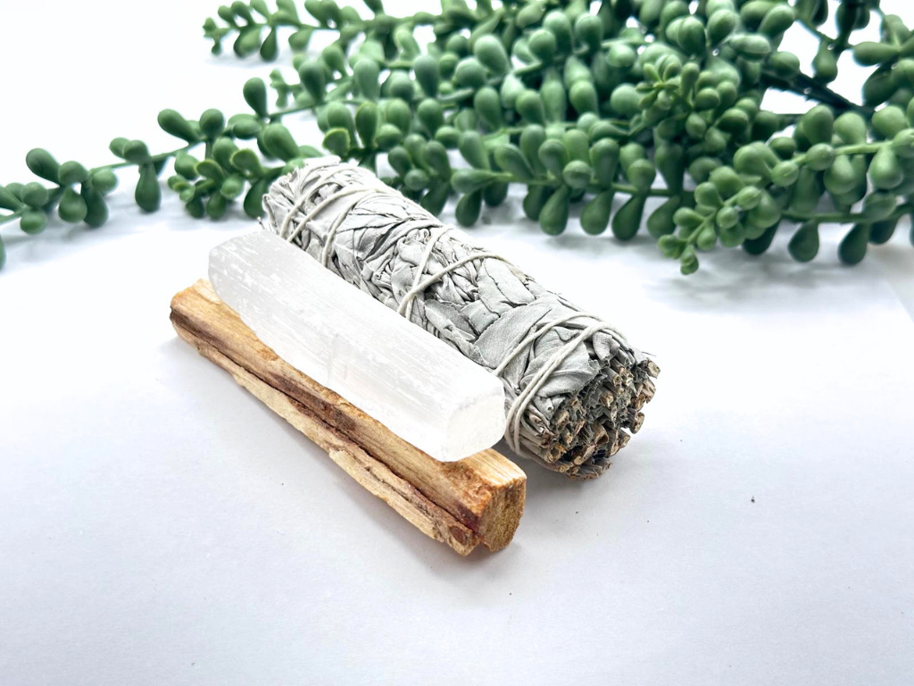 Meraki Gemstones - ENERGY CLEANSING TRIO - White Sage, Palo Santo, Selenite